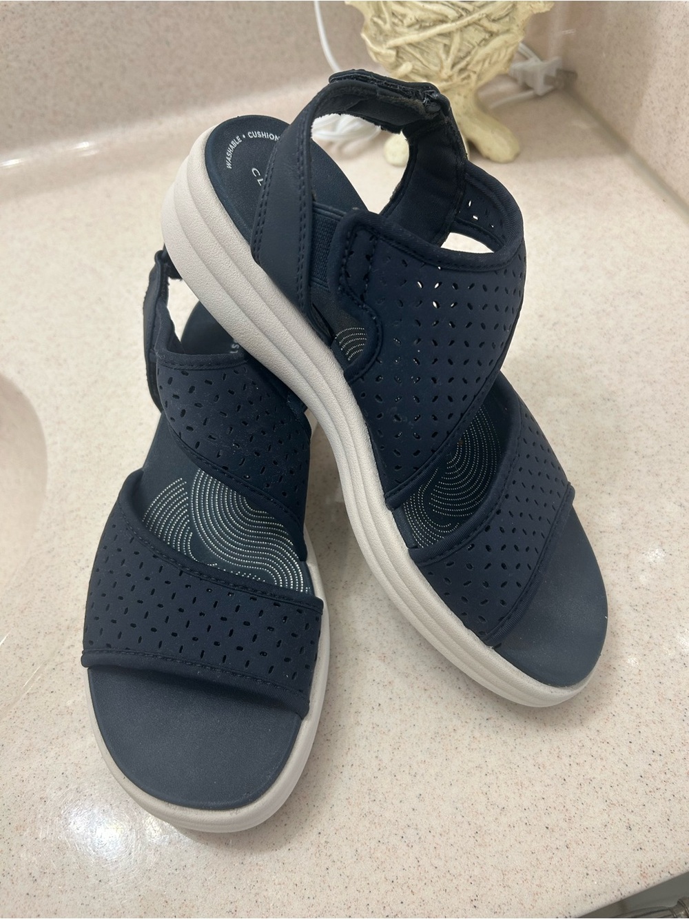 Clarks Navy Perforated Cloudsteppers Slingback Sandals - Picture 4 of 10